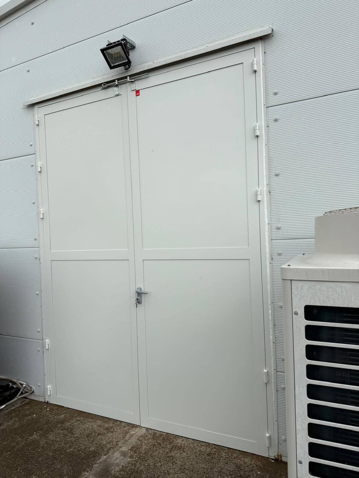 8fc86556-30fa-47a4-a8a9-638d81ac3f46